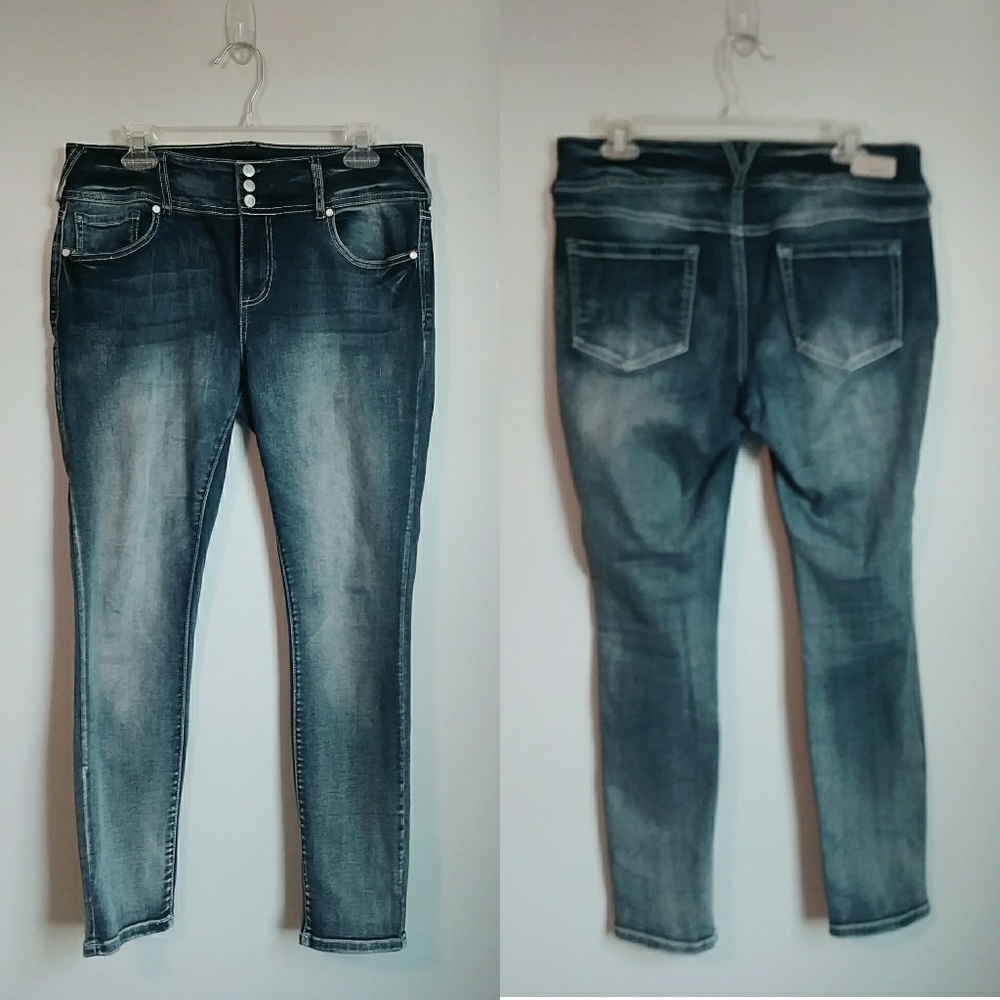 Vanity Curvy High Rise Skinny Jeans - Short Sz 30